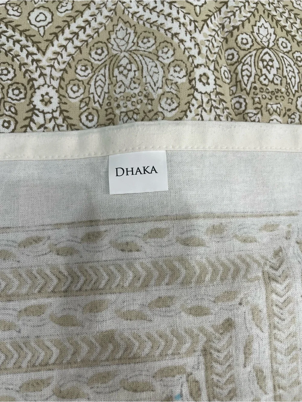 Dkara Beige & White Decorative Tablecloth - Elegant Patterned Dining Linen 60x60